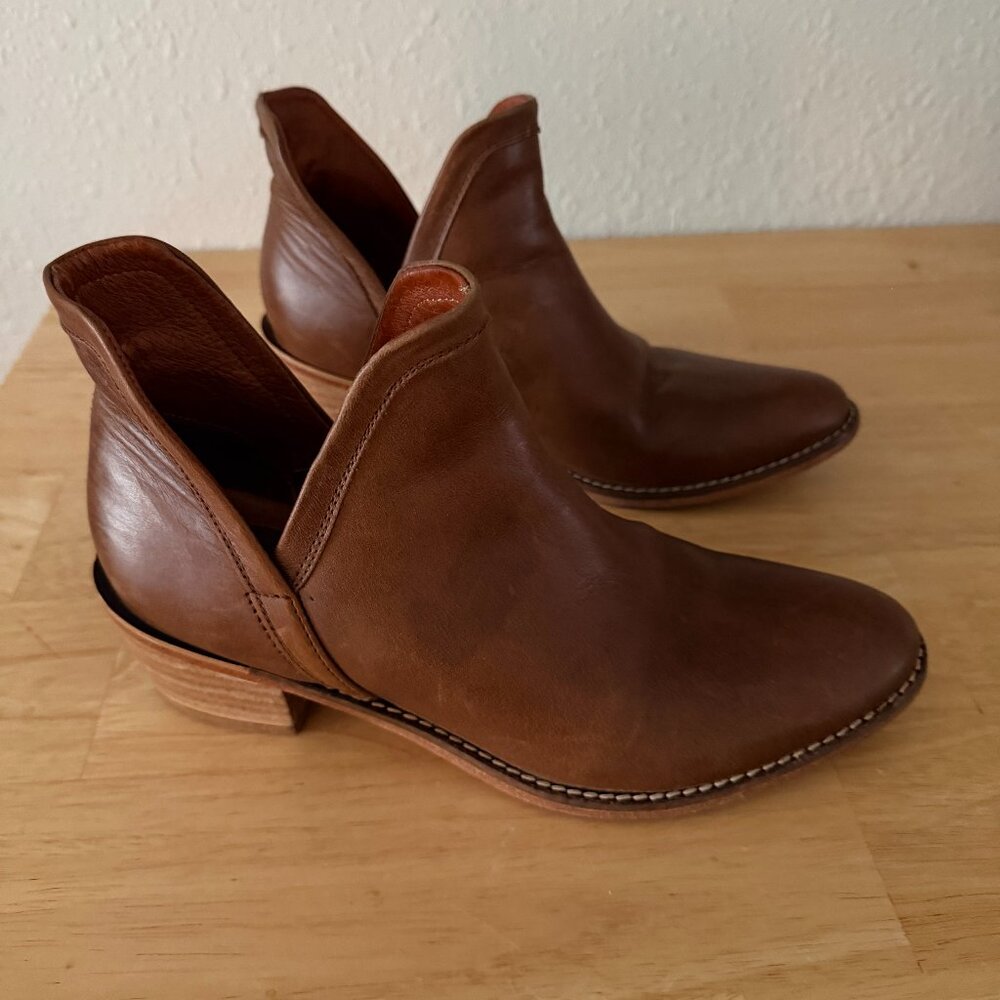 Wolverine Chestnut Brown Leather Ankle Booties